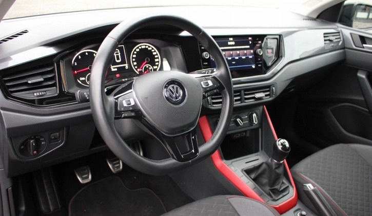 Volkswagen Polo cena 42900 przebieg: 49303, rok produkcji 2019 z Gniezno małe 254